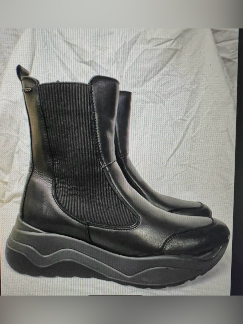 Women's Black Platform Chelsea Boots with Ribbed Elastic Panels